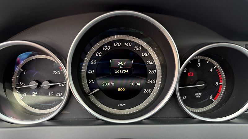 Mercedes-Benz Třídy C (2013) C220CDi 125kW *Xenon*Navi*Alu* - fotka 13 z 22