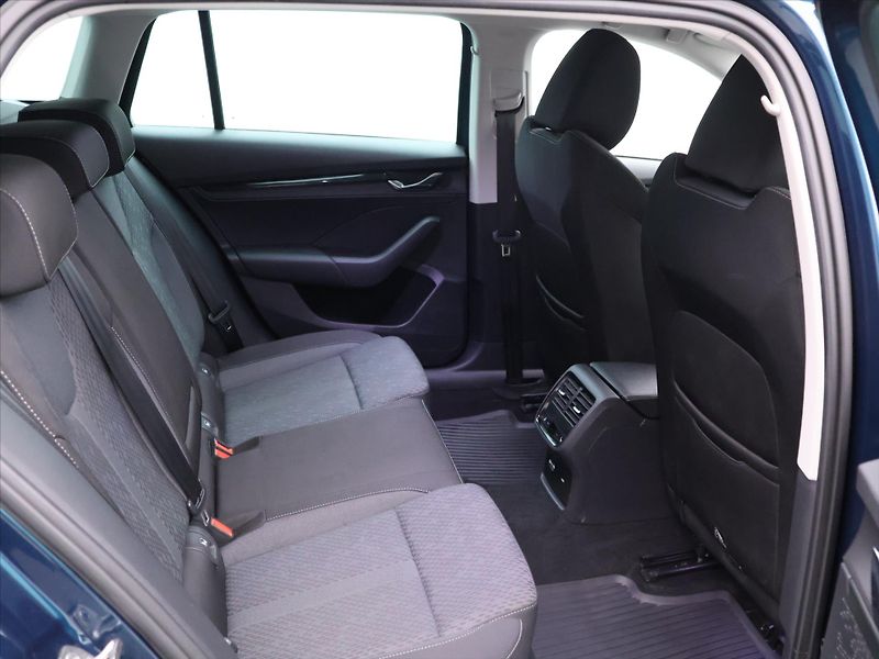 Škoda Octavia 2,0 TDI 110kW DSG LED Clever D - fotka 14 z 36