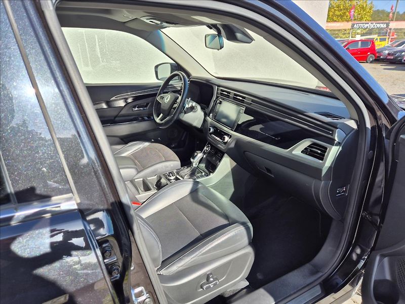 SsangYong Korando 1,6 XDi Sapphire 4x4 Aut. LED - fotka 21 z 38