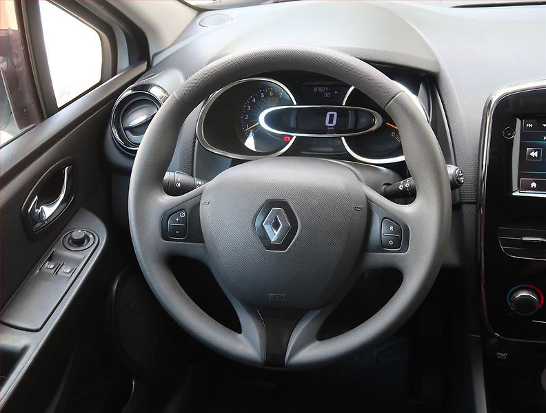 Renault Clio (2013) 1.2 16V , Tempomat - fotka 16 z 22