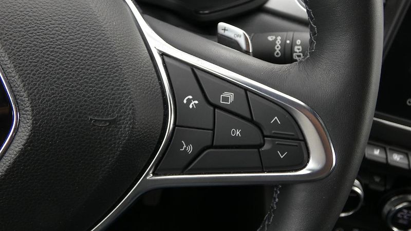 Renault Captur 1,3  TCe 140 Techno EDC - fotka 12 z 22