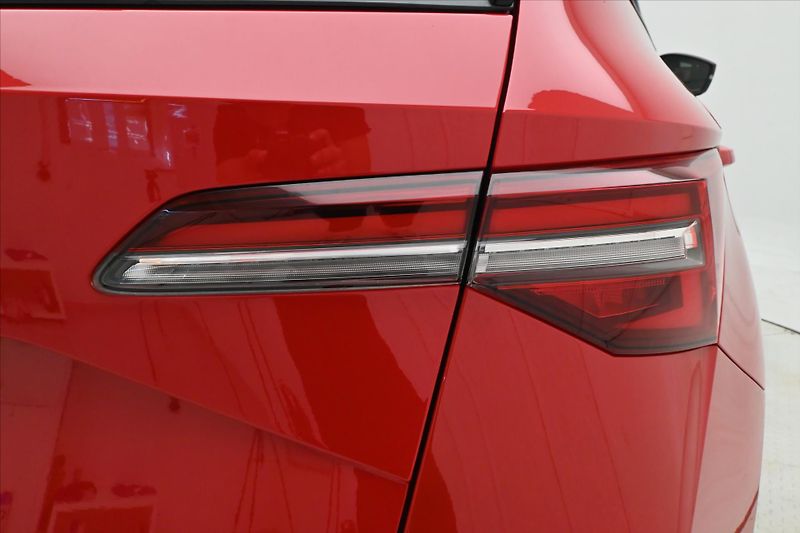 Škoda Karoq 2,0 TDI 110kW 4x4 DSG Ambition - fotka 29 z 30