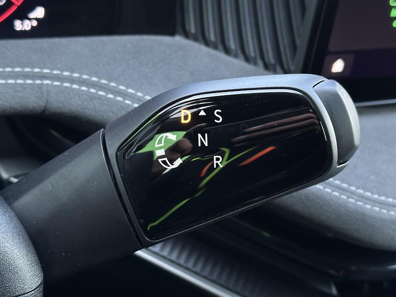 Škoda Superb 2.0TSi 4x4 DSG Sportline 265PS - fotka 21 z 52