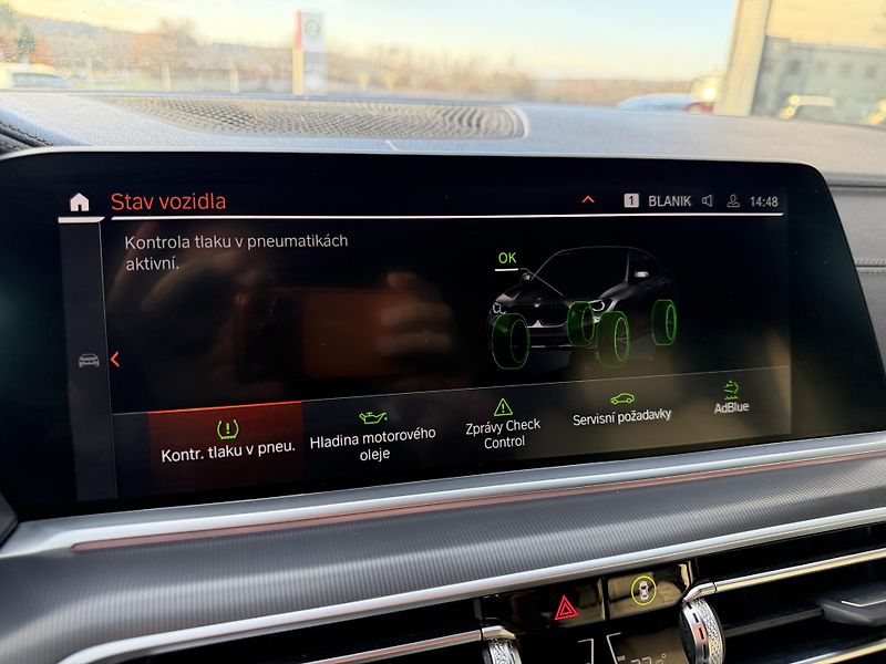 BMW X6 (2022) 30XD 210kW LASER TZ R20 CZ!!!! - fotka 42 z 45