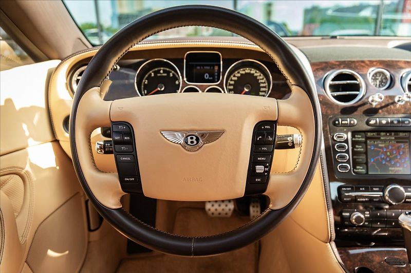 Bentley Continental GTC 6,0 W12 Mulliner 1.ČR DPH - fotka 21 z 32