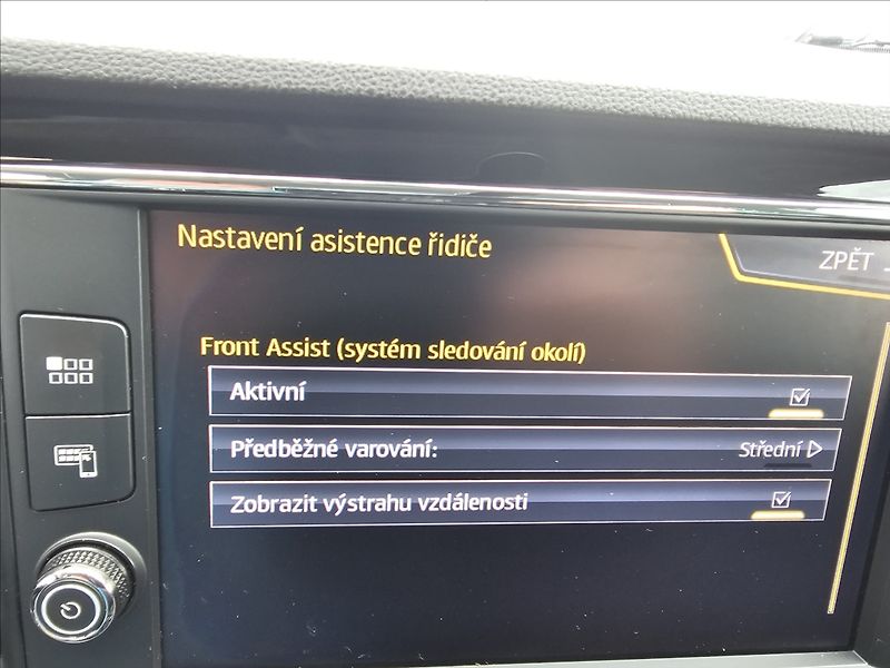 Seat Leon 1,4 TSi 92KW FR NAVI TEMPOMAT - fotka 21 z 47
