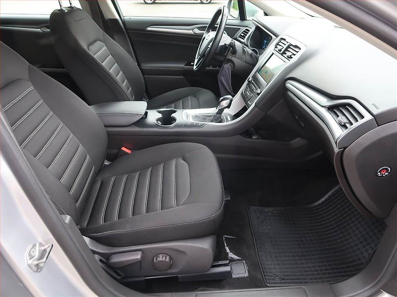 Ford Mondeo (2018) Trend 2.0 TDCI, Automat, Navi - fotka 9 z 18