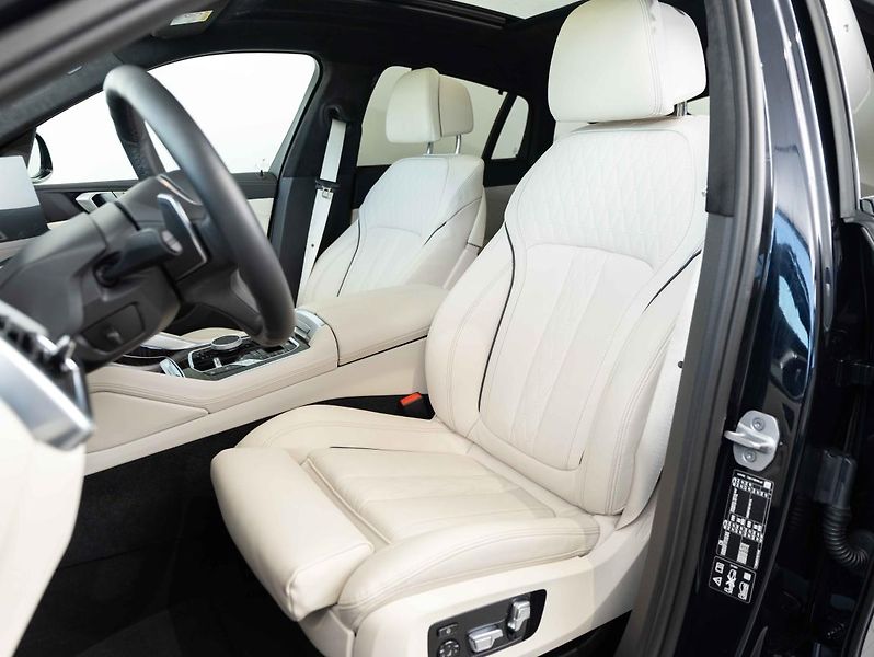 BMW X6 xDrive30d - fotka 18 z 24