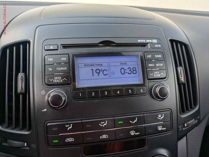 Hyundai i30 (2009) 1.6CRDi, ČR, Klima - fotka 13 z 14