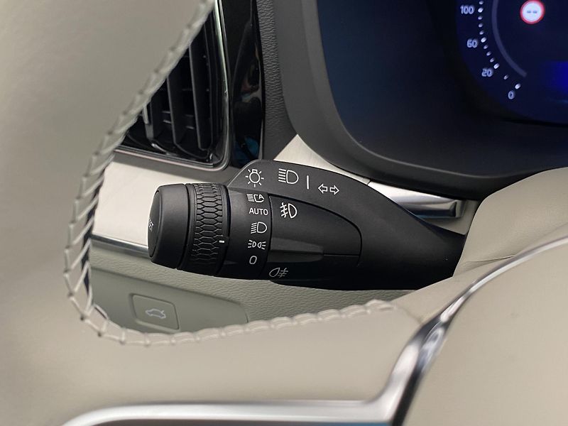 Volvo XC60 (2026) B5 AWD AUT DARK PLUS  - fotka 30 z 63