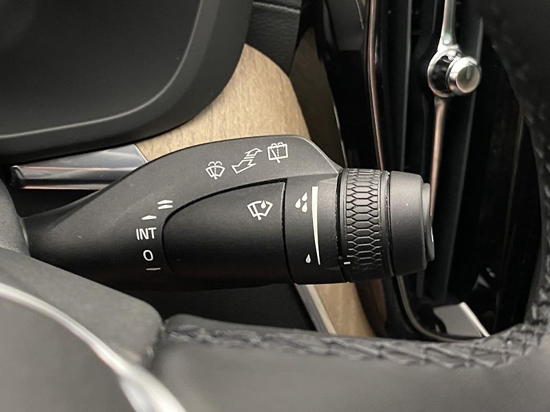 Volvo XC60 T8 AWD RECHARGE ULTRA DARK CZ - fotka 23 z 69
