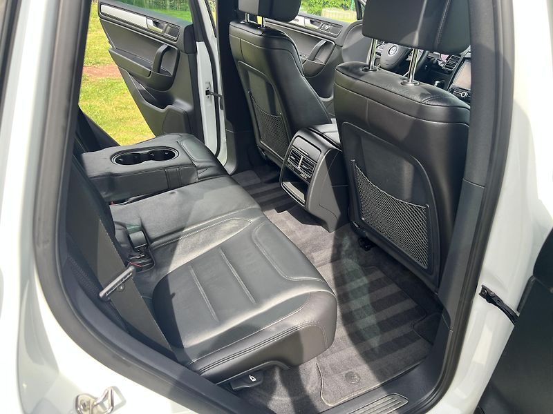 Volkswagen Touareg 3.0TDI 180KW,TZ,KůŽE,ROZVODY!! - fotka 18 z 52