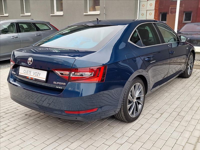 Škoda Superb 2.0TDI 140kW L&K 4x4 DSG, ČR - fotka 10 z 50