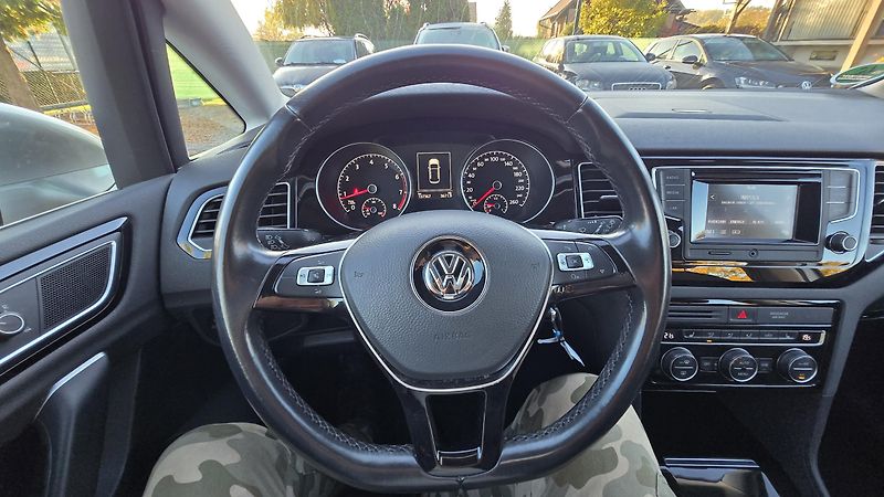 Volkswagen Golf Sportsvan 1.4 TSi HIGHLINE 92KW - fotka 29 z 40