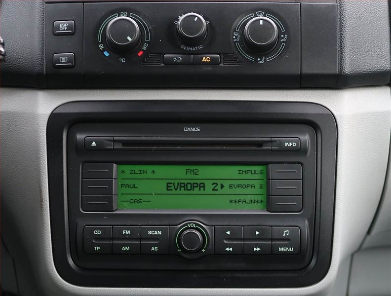 Škoda Roomster (2007) Style 1.4 TDi, Serv.kniha - fotka 12 z 15