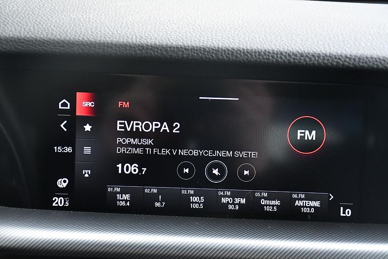 Alfa Romeo Stelvio 2.0TURBO 16V Q4 147kW SPRINT - fotka 29 z 45