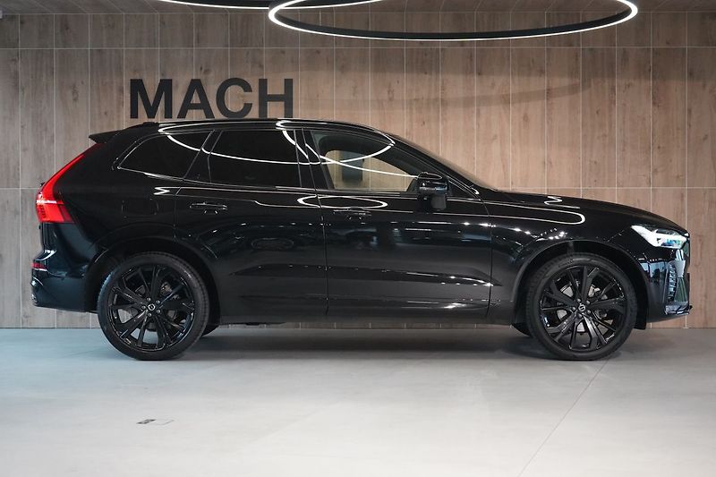 Volvo XC60 B5 Plus Black Edition, 360° - fotka 6 z 44