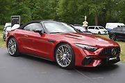 lze si prohlédnout také nový Mercedes-Benz SL