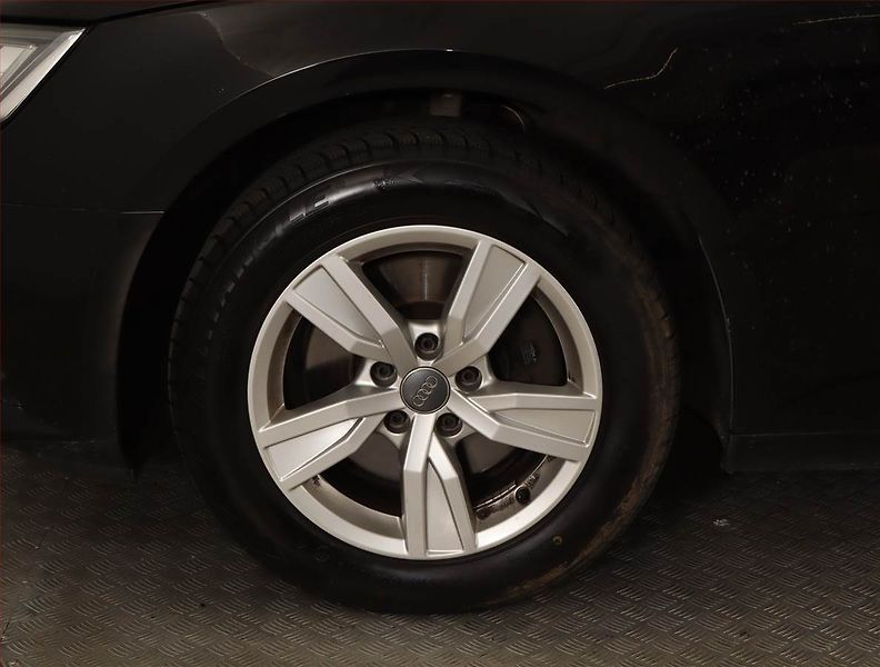 Audi A4 (2017) 2.0 TDI, Serv.kniha, Navi - fotka 14 z 16