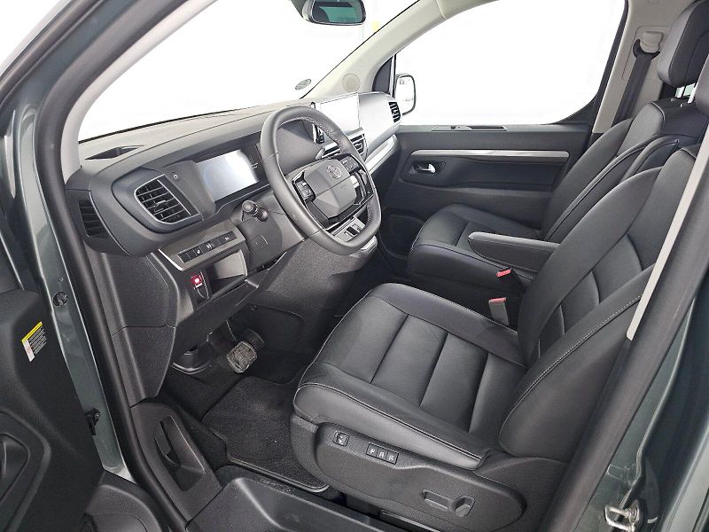 Toyota ProAce City Verso (2025) Proace Verso VIP L2 Webasto - fotka 6 z 28