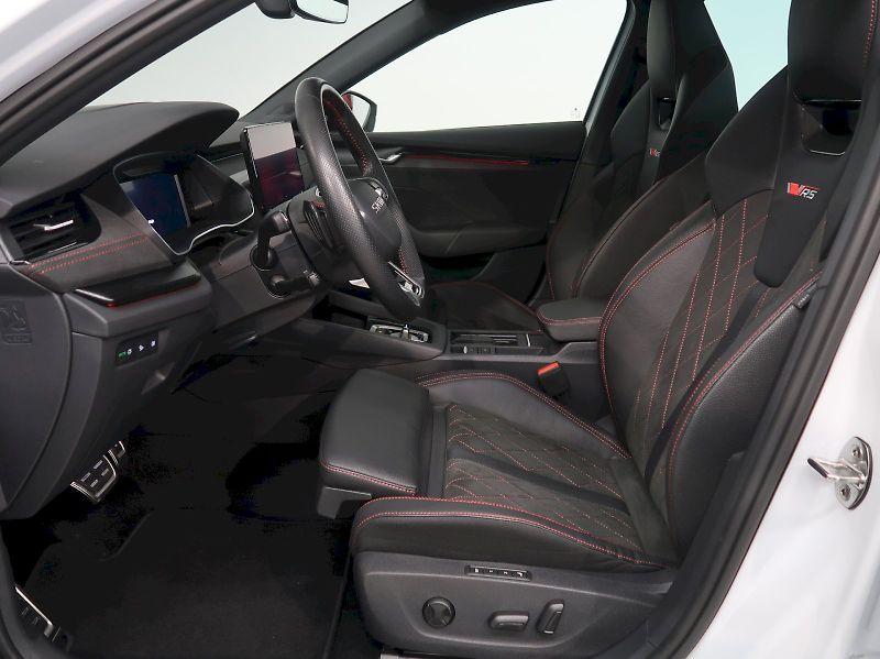 Škoda Octavia (2026) RS 2.0TSI 195KW DSG TAŽNÉ PANO - fotka 13 z 48
