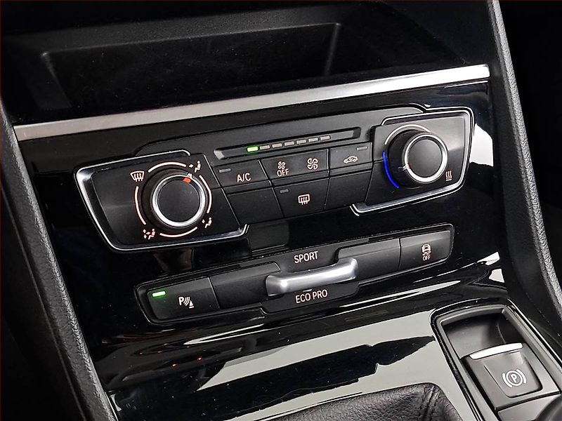 BMW Řada 2 (2016) 216d Gran Tourer, Navi - fotka 16 z 22
