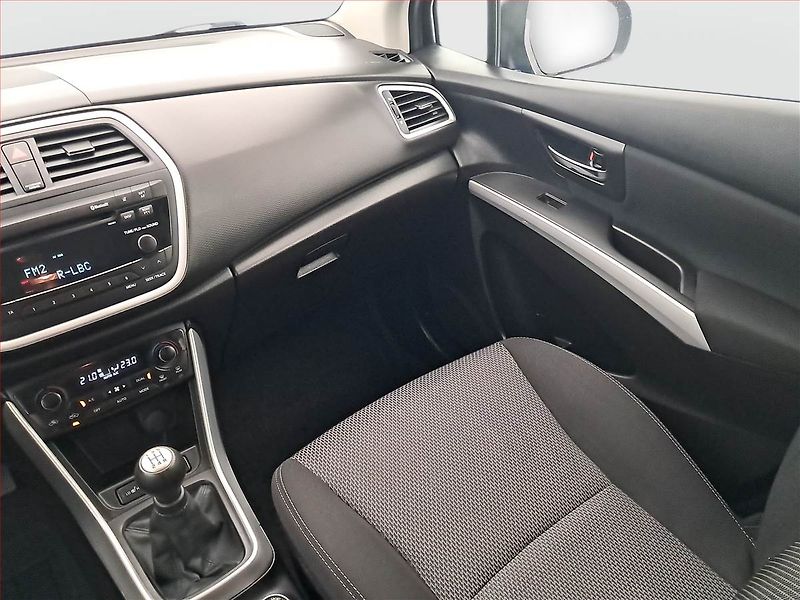 Suzuki SX4 S-Cross (2016) 1.6 VVT AllGrip, 4X4 - fotka 8 z 18