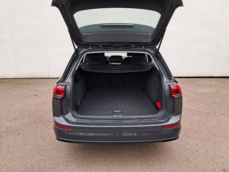 Volkswagen Golf Variant (2023) LIFE 1.0 TSI / 81 kW M6 - fotka 26 z 26
