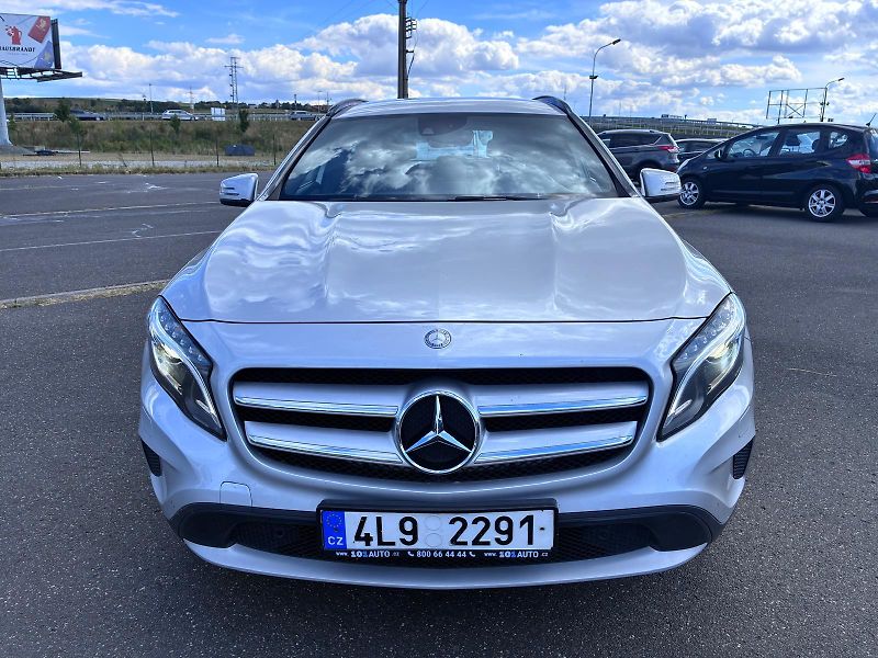 Mercedes-Benz GLA (2014) - fotka 2 z 18