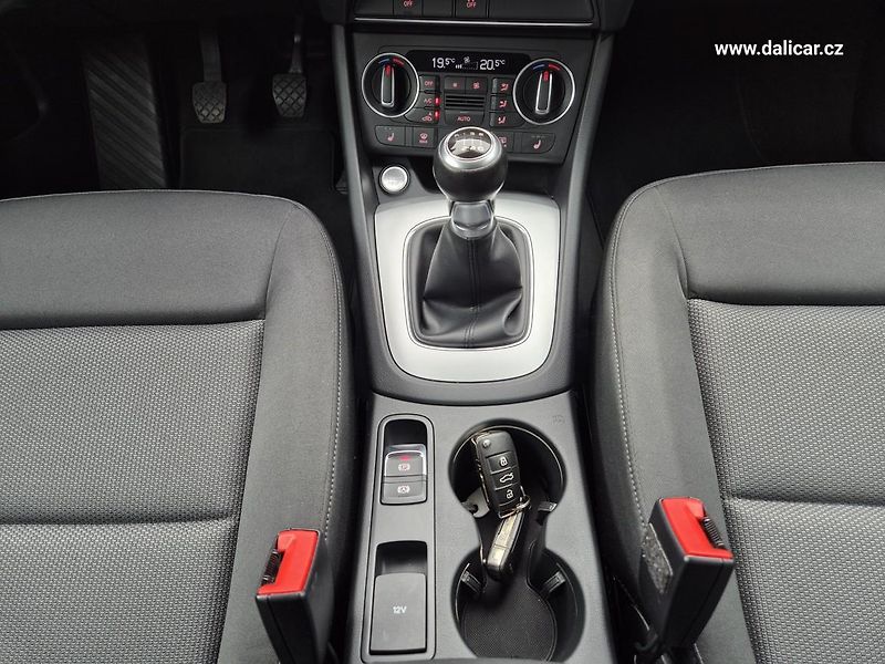 Audi Q3 (2018) 1.4 TFSi 92KW SPORT - fotka 30 z 53