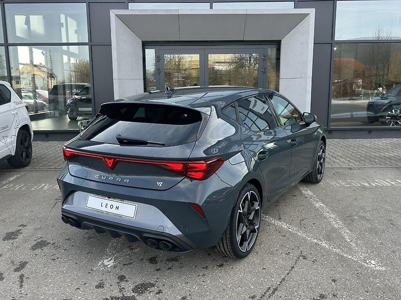 Cupra Leon 2.0TSI 221kW DSG - fotka 2 z 13