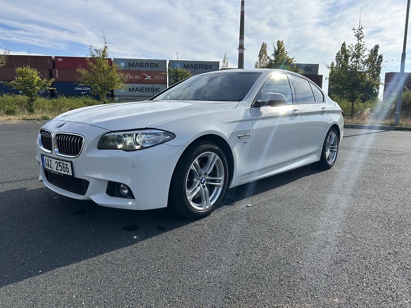 BMW Řada 5 (2015) 530xd - fotka 2 z 12