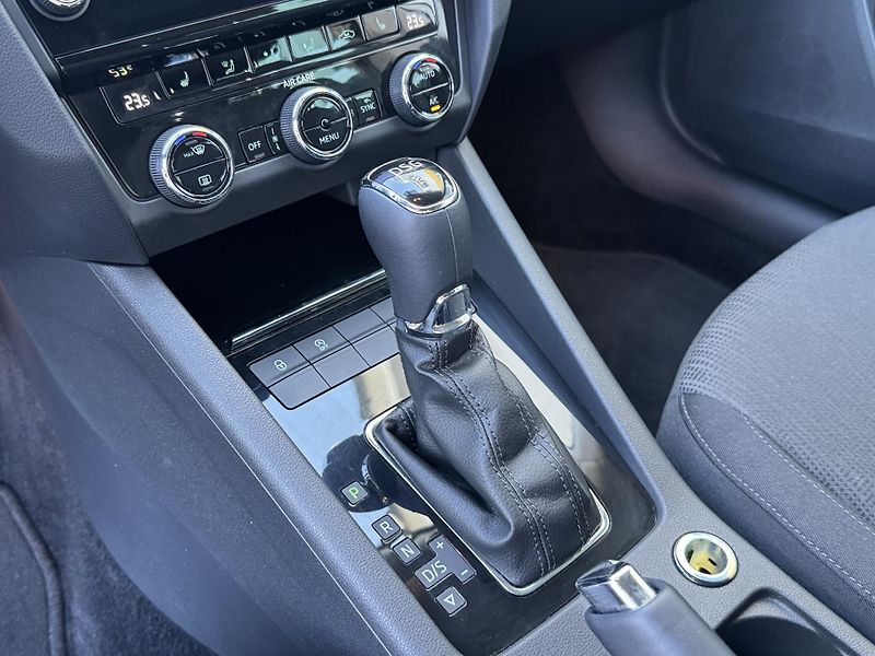 Škoda Octavia 1.4Si 110kW DSG Style - fotka 11 z 20