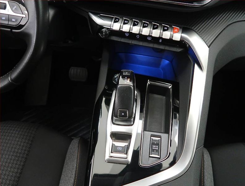 Peugeot 5008 (2022) Active 1.5 BlueHDi, Automat - fotka 13 z 23