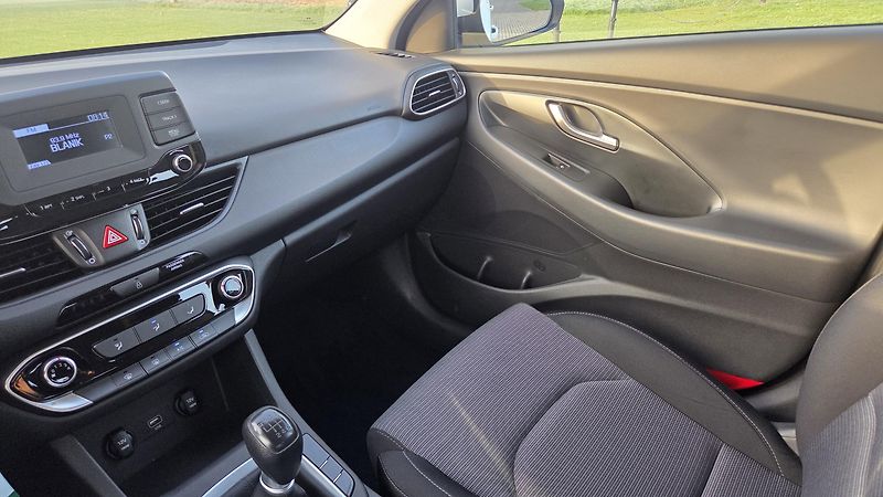 Hyundai i30  1.0TGDI 120 Start Plus CZ DPH - fotka 25 z 26