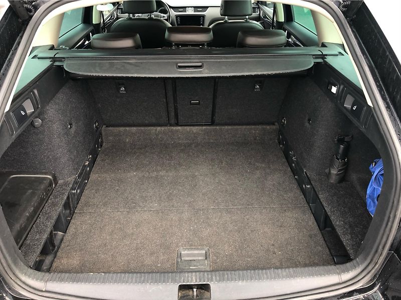 Škoda Octavia Combi 2,0 TDI DSG L&K 135 kW - fotka 13 z 30