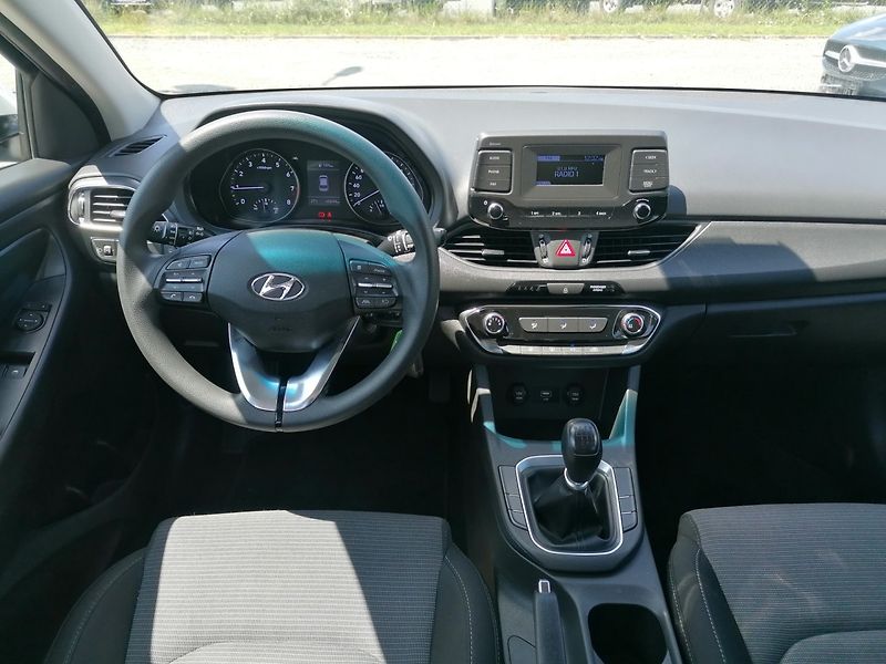 Hyundai i30 (2022) 1.0 T-GDi 88kw ČR, DPH - fotka 8 z 19