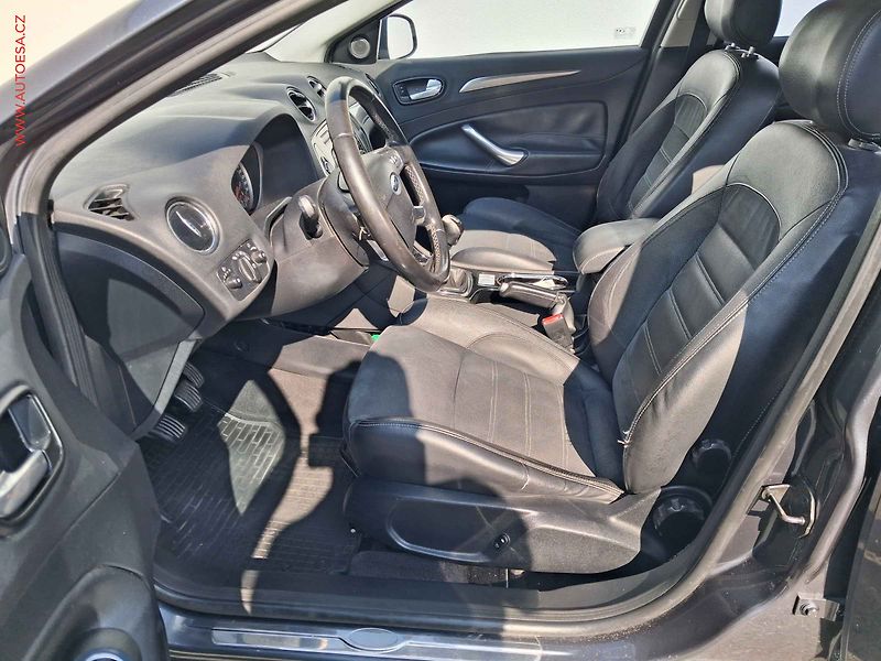 Ford Mondeo (2008) 2.0TDCi, Xenon - fotka 9 z 17