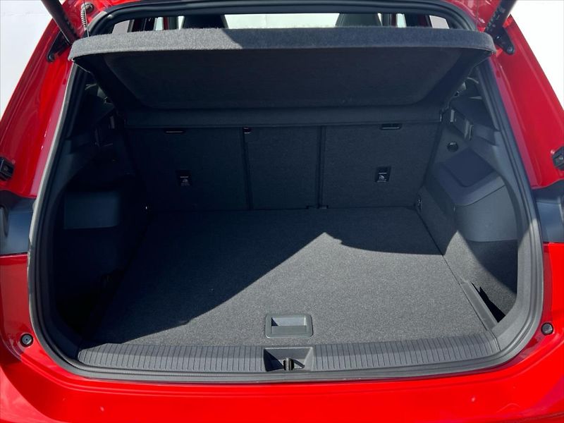 Volkswagen Tiguan 2,0 TDi 142kW 4Motion R-LINE - fotka 14 z 34