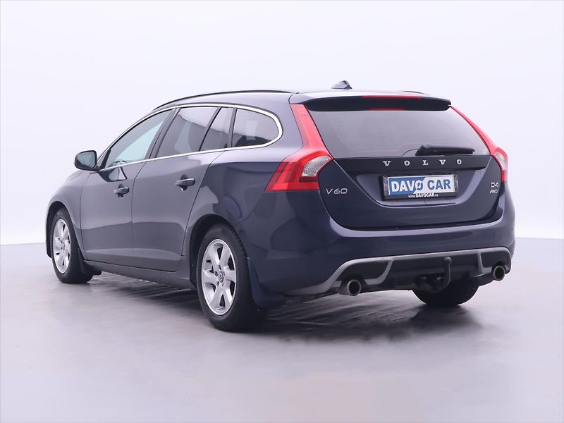 Volvo V60 2,4 D4 V5 120kW AWD R-design - fotka 5 z 27