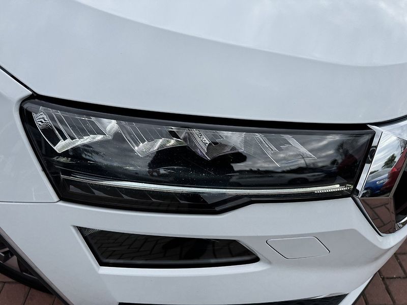 Škoda Karoq (2023) 1.5TSi LED Navi Kamera Virtual - fotka 35 z 48