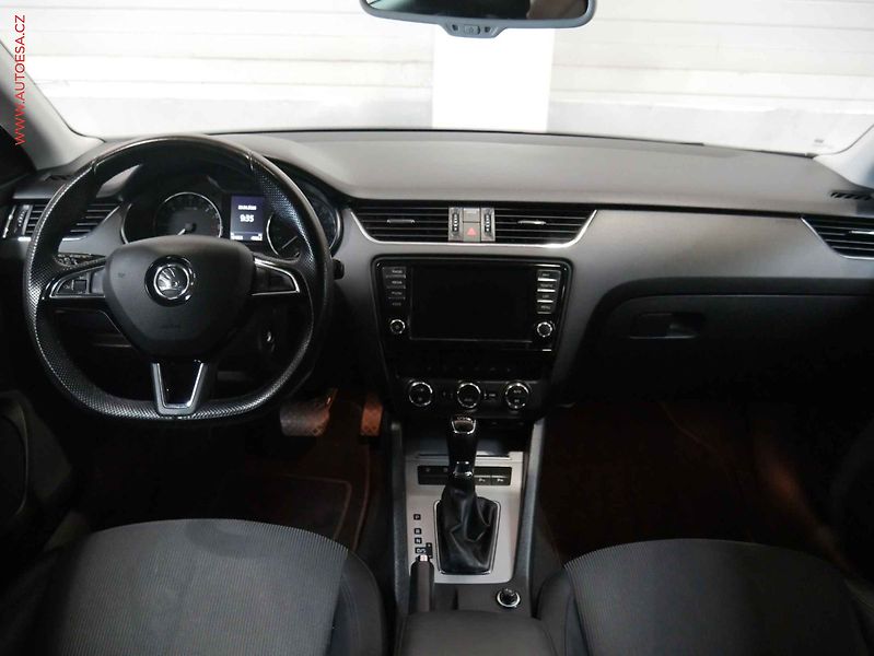 Škoda Octavia (2015) 1.6 TDi, DSG, navi - fotka 8 z 29