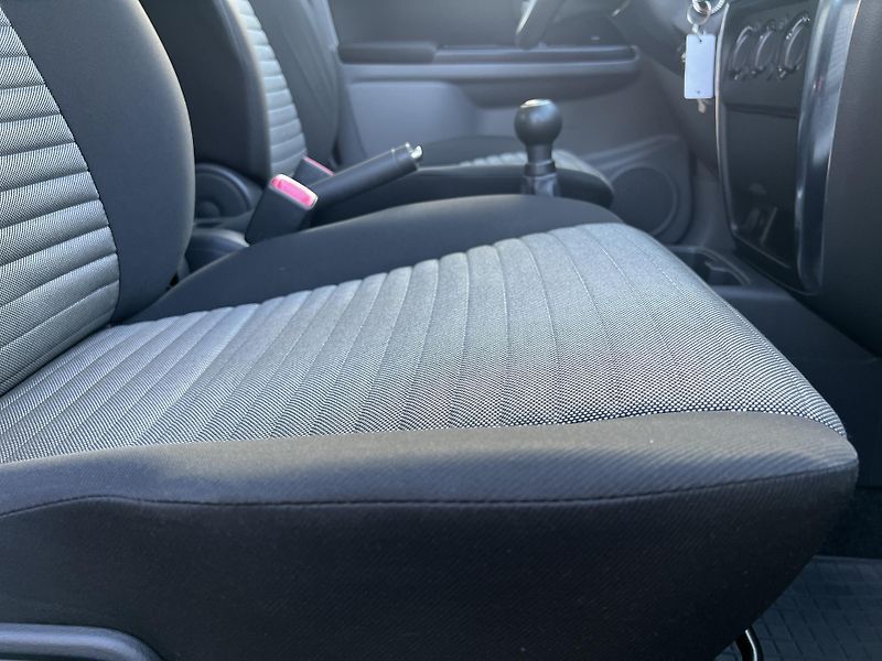 Suzuki SX4 1.6i 4x4 NAVI KLIMATIZACE ALU - fotka 27 z 32