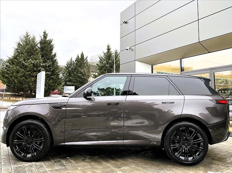Land Rover Range Rover Sport (2026) 3,0 P380 DYNAMIC SE AWD - fotka 2 z 35