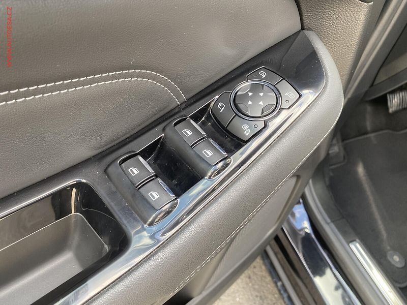 Ford S-MAX (2016) 2.0 TDCi 4x4, 7míst, AT - fotka 13 z 18