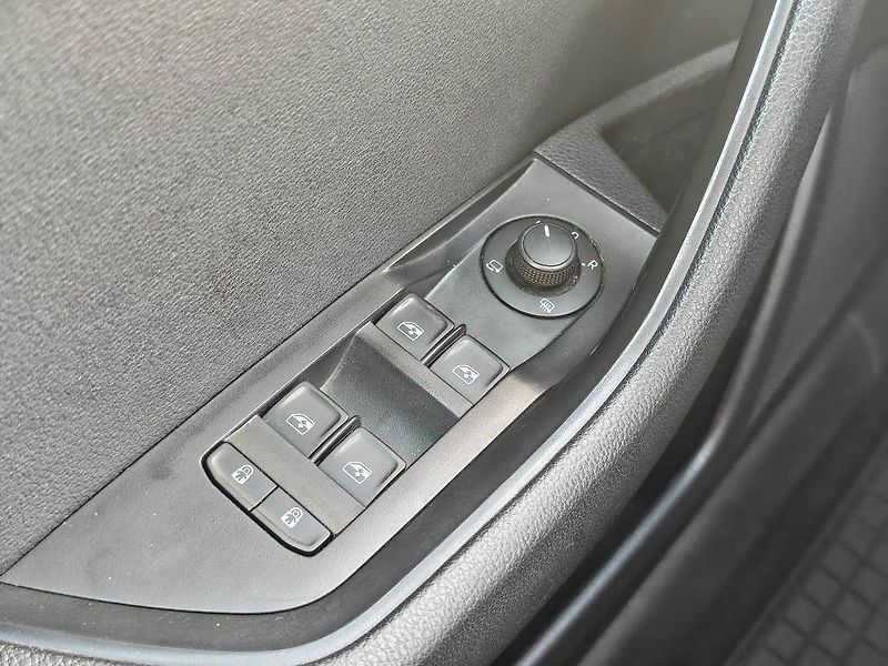 Škoda Superb Ambition Green tec 6DSG 2,0TDI - fotka 19 z 22