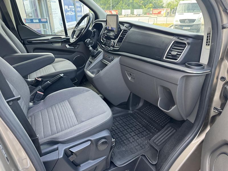 Ford Tourneo Custom (2021) 2,0 ECOBLUE HYBRID L2 - fotka 14 z 25
