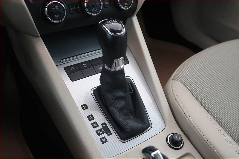 Škoda Octavia (2014) 2.0 TDI, Automat, Serv.kniha - fotka 16 z 19