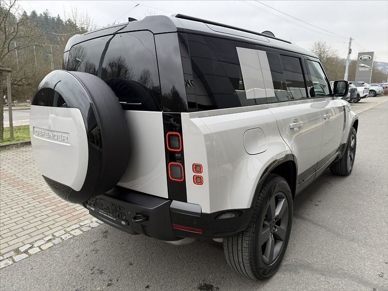 Land Rover Defender 3,0 X-DYNAMIC SE D250 - fotka 7 z 29