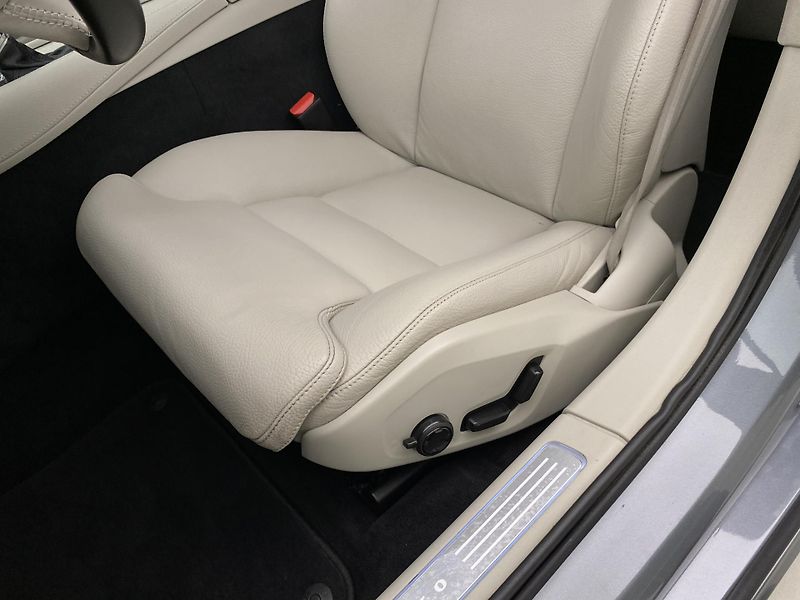 Volvo V90 D4 MOMENTUM AUT - fotka 27 z 48
